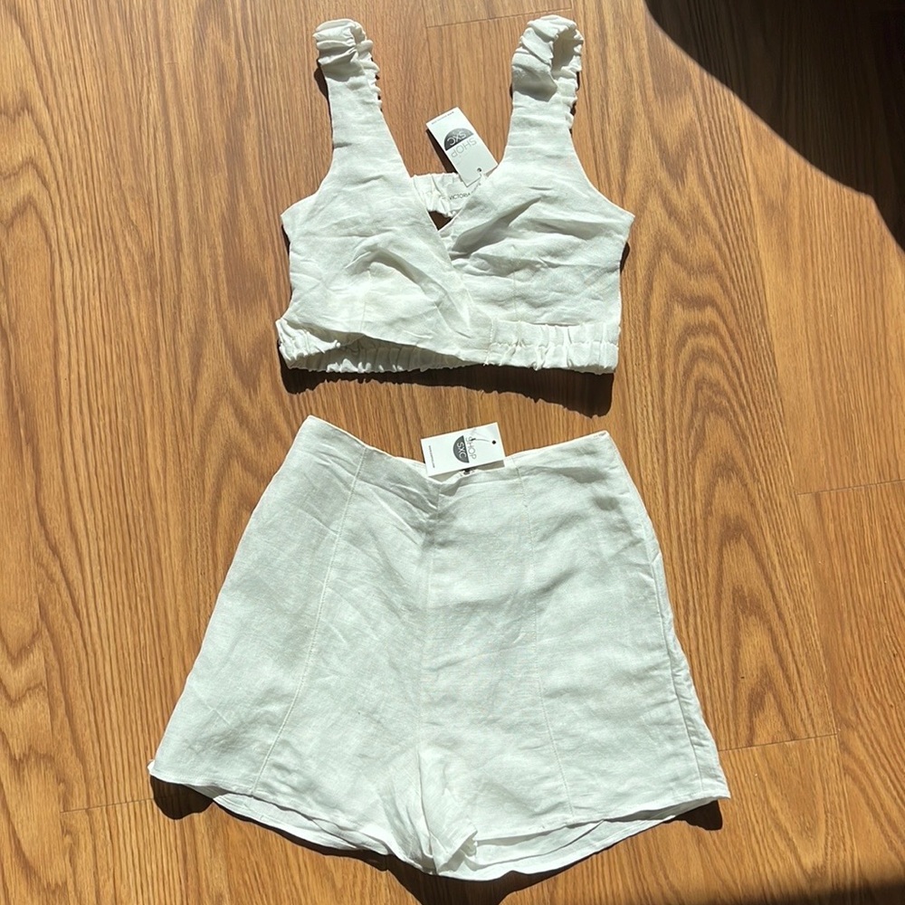 SET White Top and Short (XS) NWT